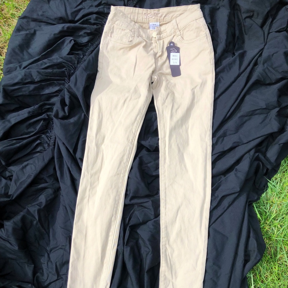Brand new khaki skinnies. Size 3/4 petite women’s